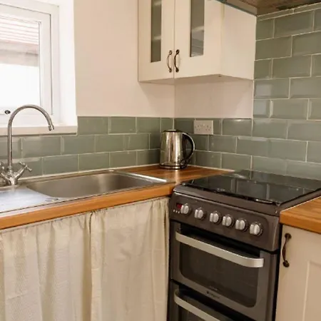 Lovely, Cosy Beachside Cottage 1 - Perfect Location Llandudno Exterior photo