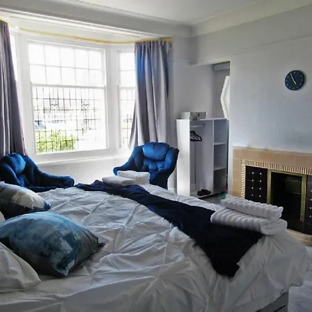 Lovely, Cosy Beachside Cottage 1 - Perfect Location Llandudno Exterior photo