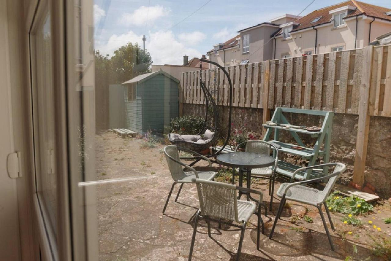 Lovely, Cosy Beachside 1 - Perfect Location *