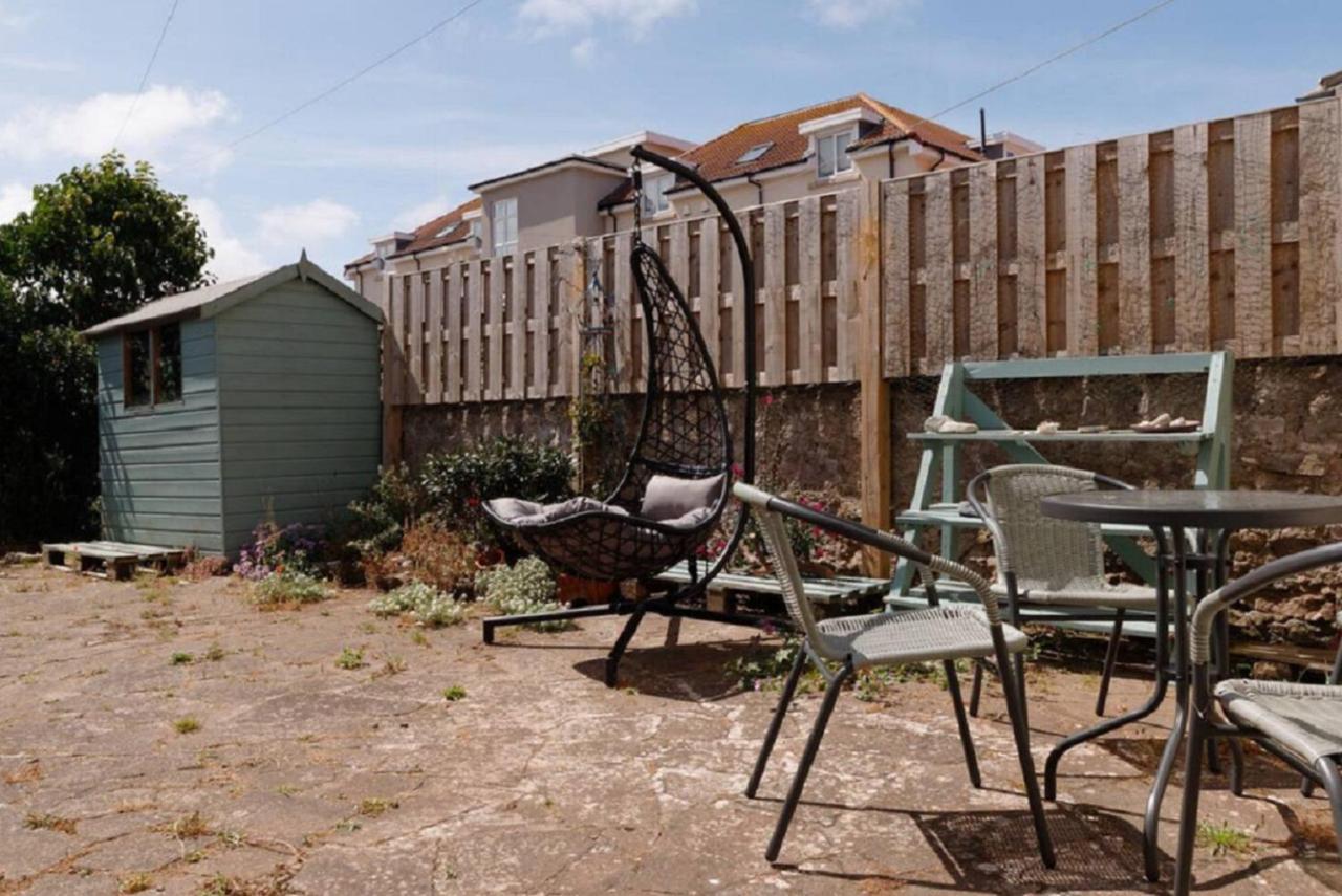 Lovely, Cosy Beachside 1 - Perfect Location Llandudno